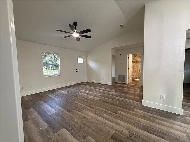 40233 Palm St — Photo 10