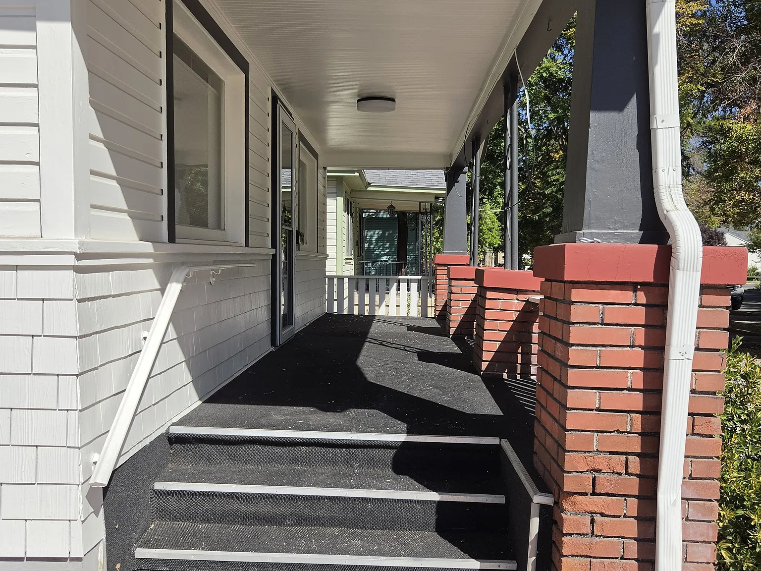 2 bed, 1240 sqft, $2,150 — Photo 2
