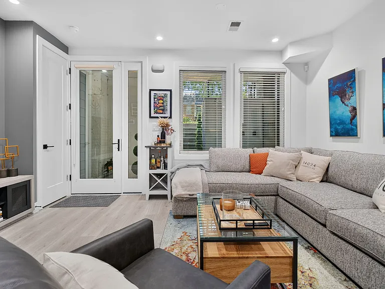 212 Varnum St NW #1 — Photo 6