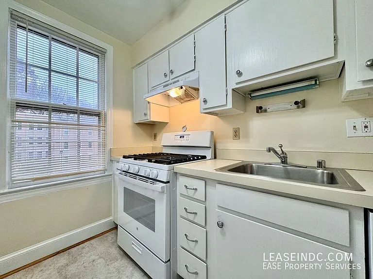 2721 Ordway St NW #4 — Photo 10