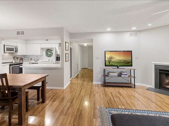 3rd image of 2210 Vista Cir