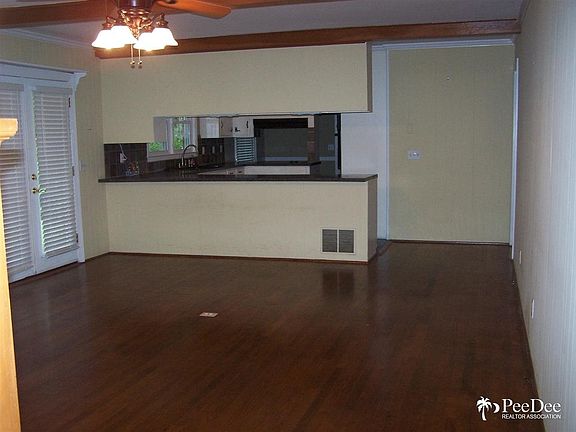 4th image of 409 Lyndale Dr