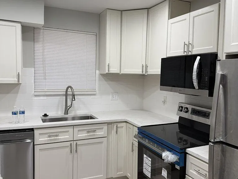 2810 Riverside Dr #201-4 — Photo 6