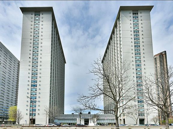 2nd image of 3600 N Lakeshore Dr #1903