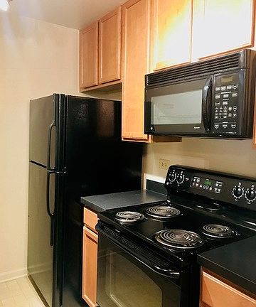 2nd image of 213 Glengarry Dr APT 109