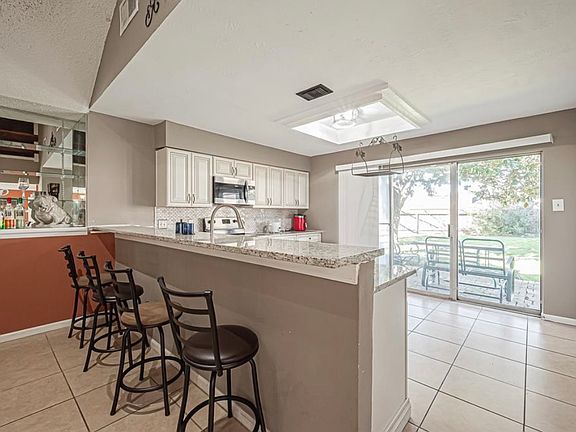 3rd image of 8706 Belle Glen Dr