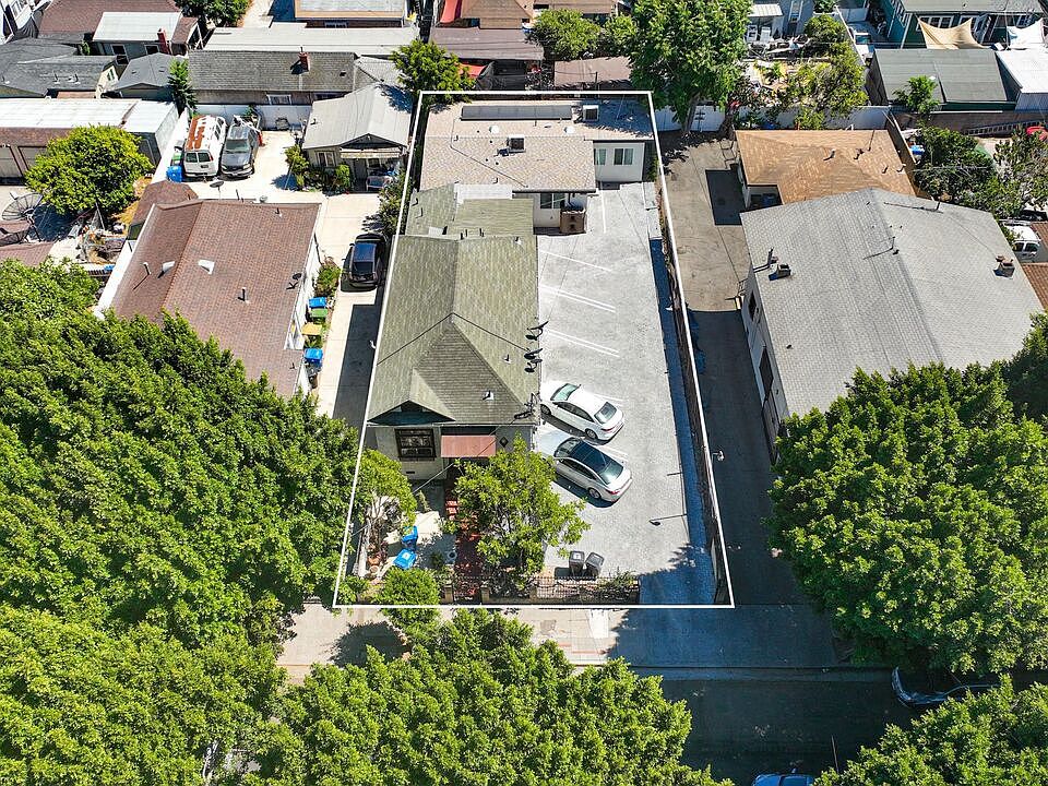 1st image of 1420 W 22nd St