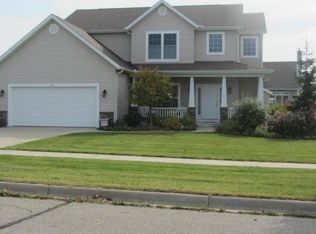 537 Dune Rdg N, Saint Joseph, MI 49085
