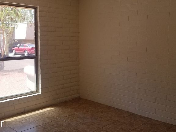 5th image of 2333 W Glenrosa Ave Suite 116