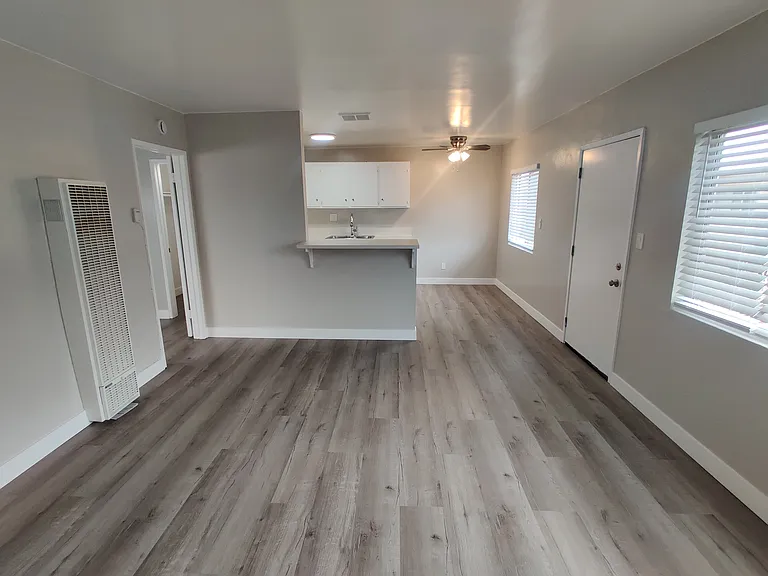 14517 S Vermont Ave — Photo 7