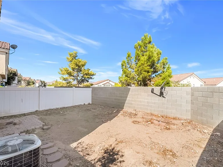 1658 Lefty Garcia Way — Photo 20