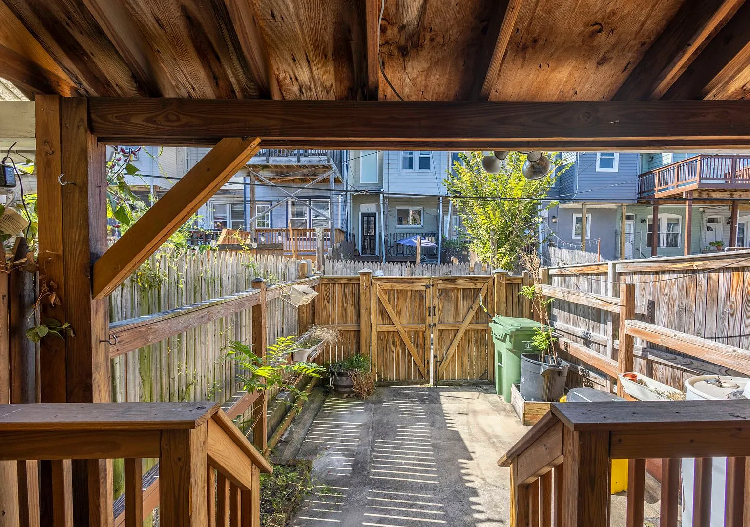 Charming 2BD/1BA Townhome in Patterson Park, MD! — Photo 2