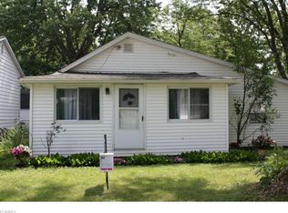 811 Hollywood Ave, Sheffield Lake, OH 44054