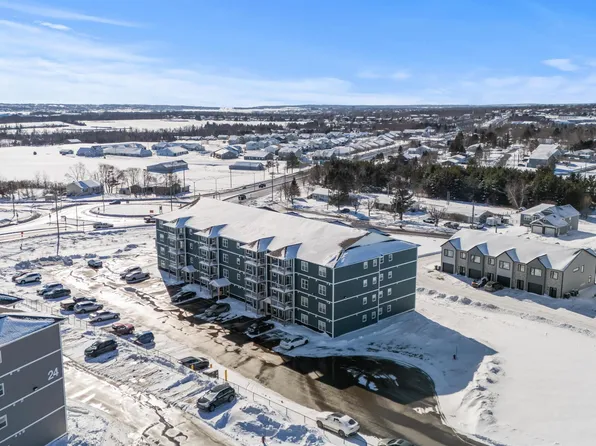 18 Gilbert Dr #106, Charlottetown, PE C1C 0W2