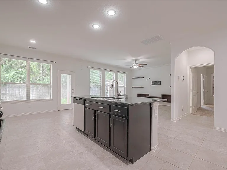 2261 Oak Circle Dr N — Photo 20