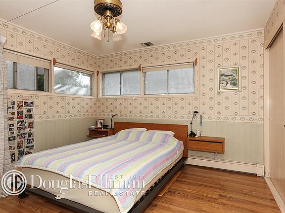 5th image of 19 Southwood Cir