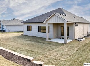 15708 Laurel Ave, Omaha, NE 68116