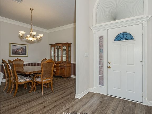 4th image of 4607 Park Hollow Cir