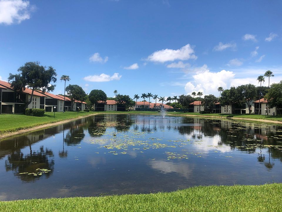 Home For Sale In Palm Chase Lakes