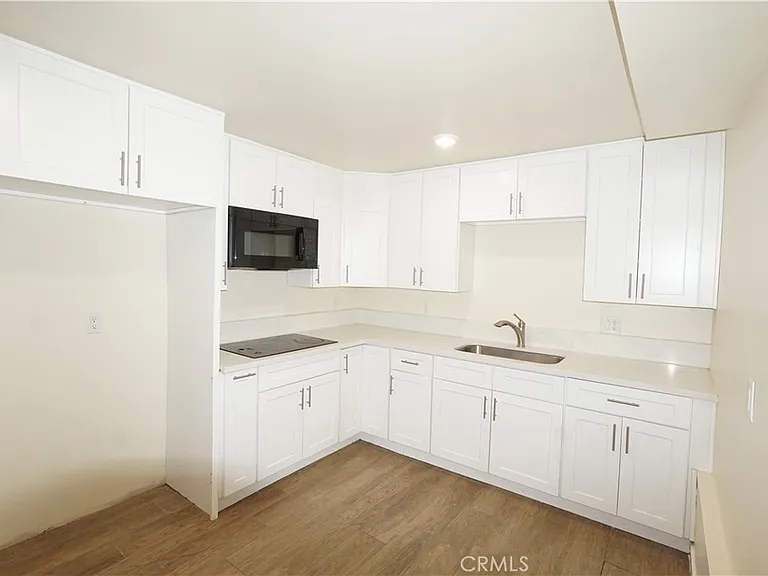 448 W 41st Pl #3/4 — Photo 22