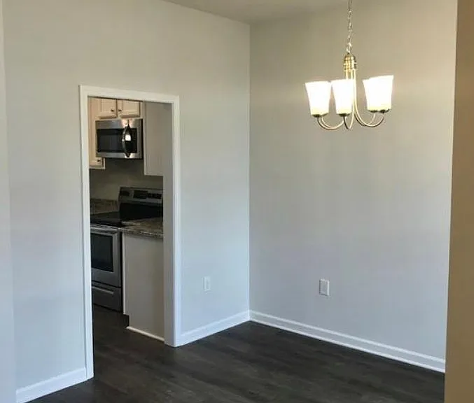 577 Orbison Dr — Photo 3