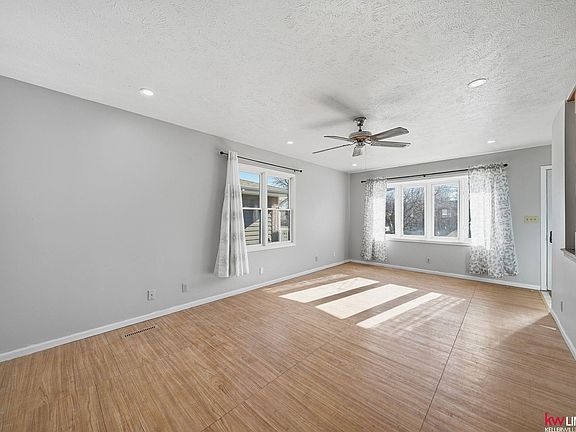 4th image of 2030 Benton St