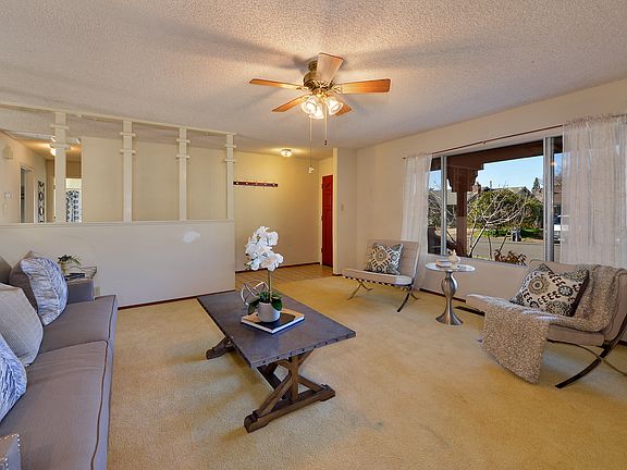 3rd image of 214 Cedar Cir