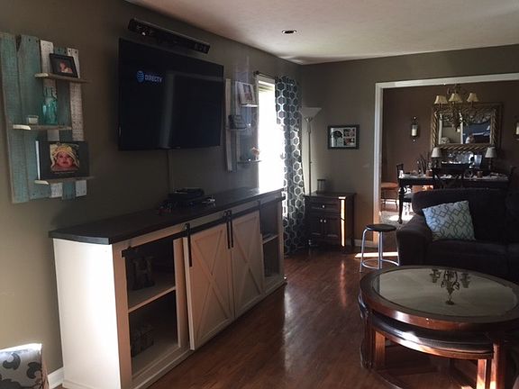 5th image of 808 Usher St