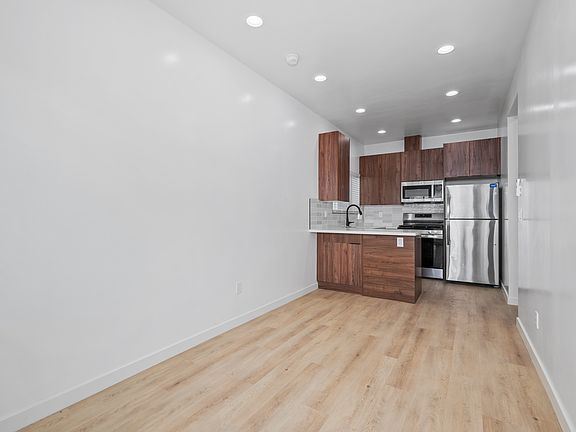 4th image of 4360 Hamilton St #9