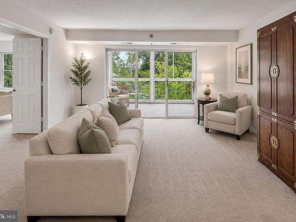 3rd image of 14801 Pennfield Cir APT 311