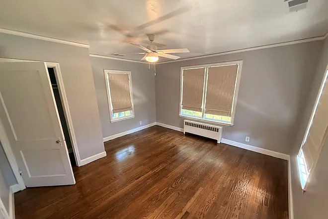 1812 York Ave — Photo 9
