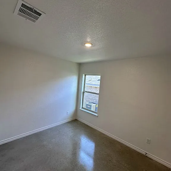 1214 Lehmann Dr #B — Photo 10