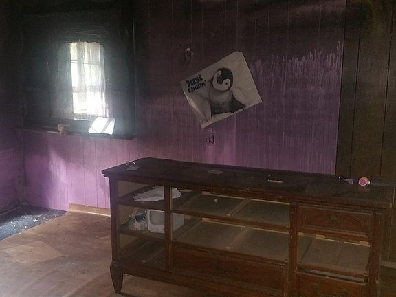 2nd image of 1098 Wade Dr