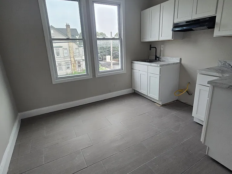 78 Huntington Ter #G2 — Photo 2