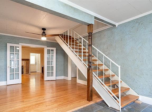 5th image of 5712 Webster St