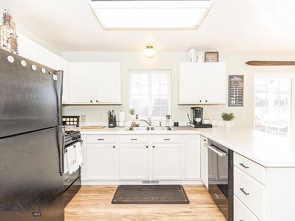 4th image of 3410 Golden Valley Dr