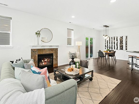 5th image of 1312 51st Street NE