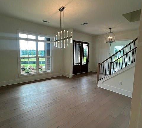 3rd image of 5055 Heardmont Trace Rd