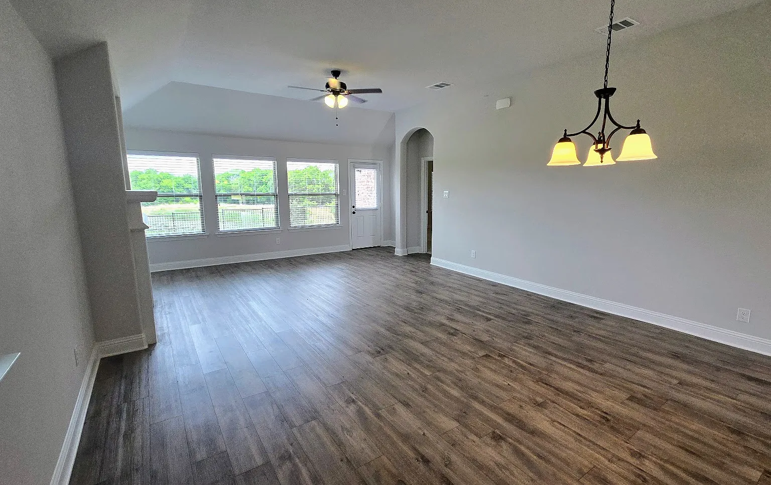 3 bed, 1830 sqft, $2,250 — Photo 4