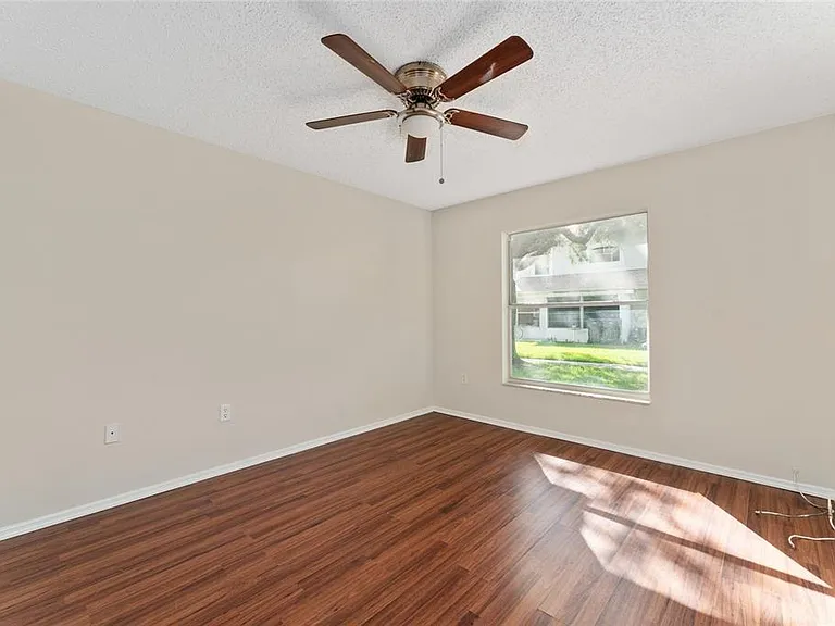 1220 Garden Isle Ct — Photo 17