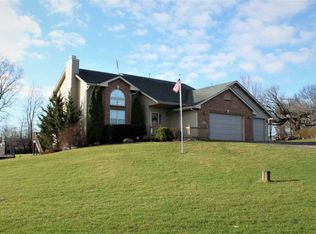 1760 S Weldon Rd, Winnebago, IL 61088