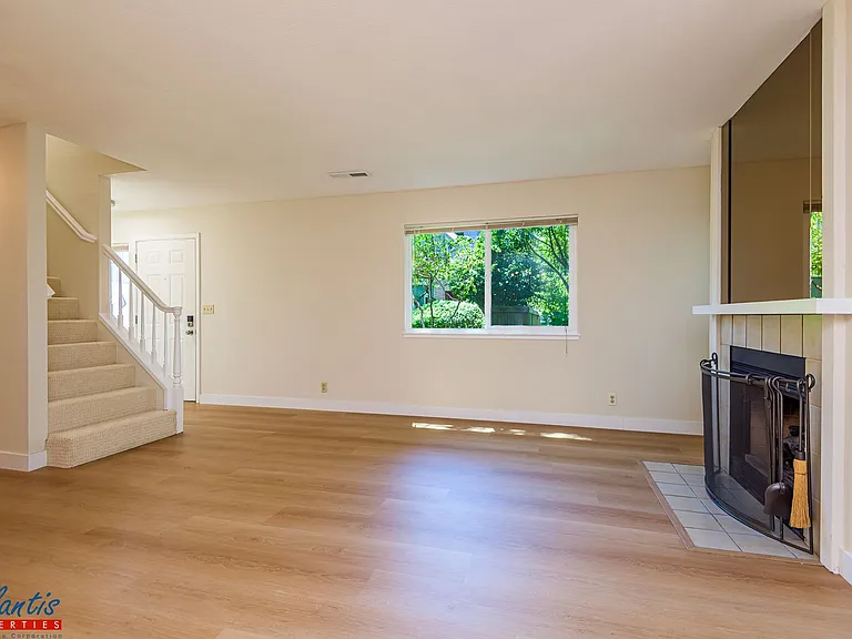 2931 Leotar Cir — Photo 3