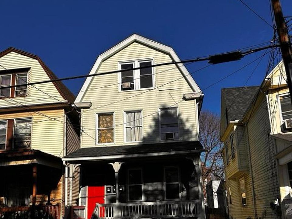 1st image of 105 Sambourne St Floor 1