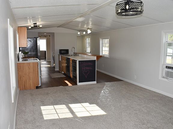 4th image of 9968 Hardwick Rd.