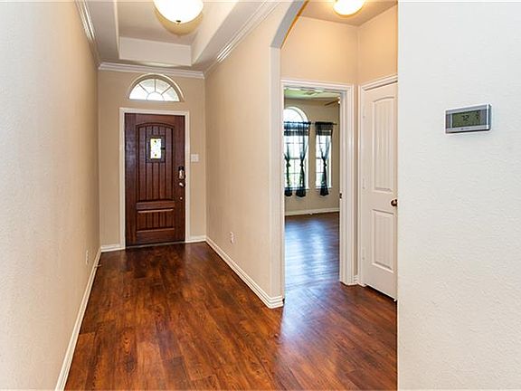2nd image of 2918 Westwood Manor Ln