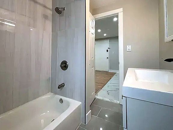 5th image of 110A8 Maltby St #8