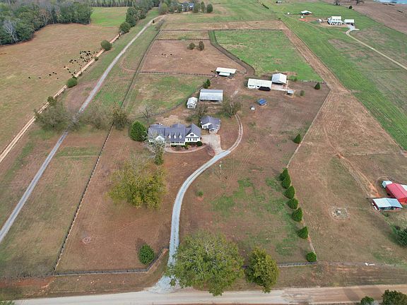 3rd image of 1230 Walker Rd