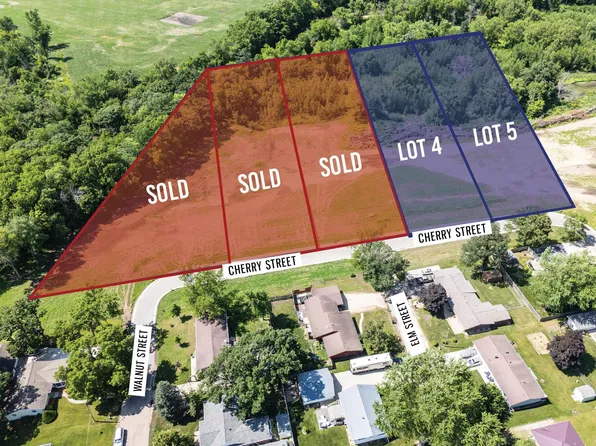 4 Marian Ln #1, Hudson, IA 50643