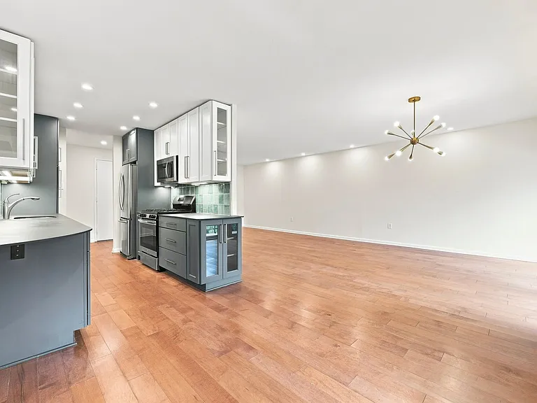 1640 Oakwood Dr #W305 — Photo 3