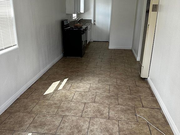 2nd image of 2602 Leroy St